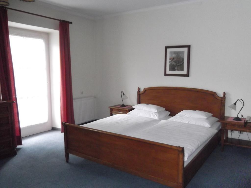 Hotel - Garni Stabauer Mondsee Zimmer foto
